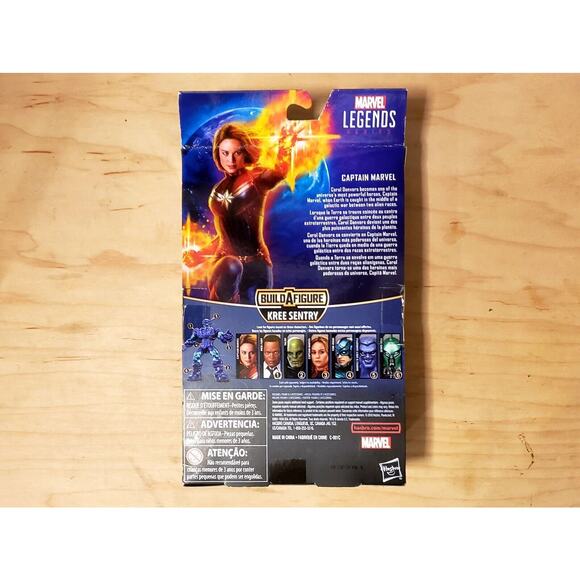 🗨💥 Hasbro Marvel Legends Captain Marvel 💥🗨 - Picture 2 of 2